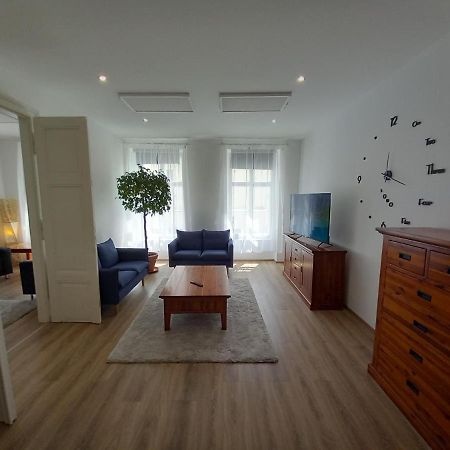 Korvin One Apartman Papa Exterior photo
