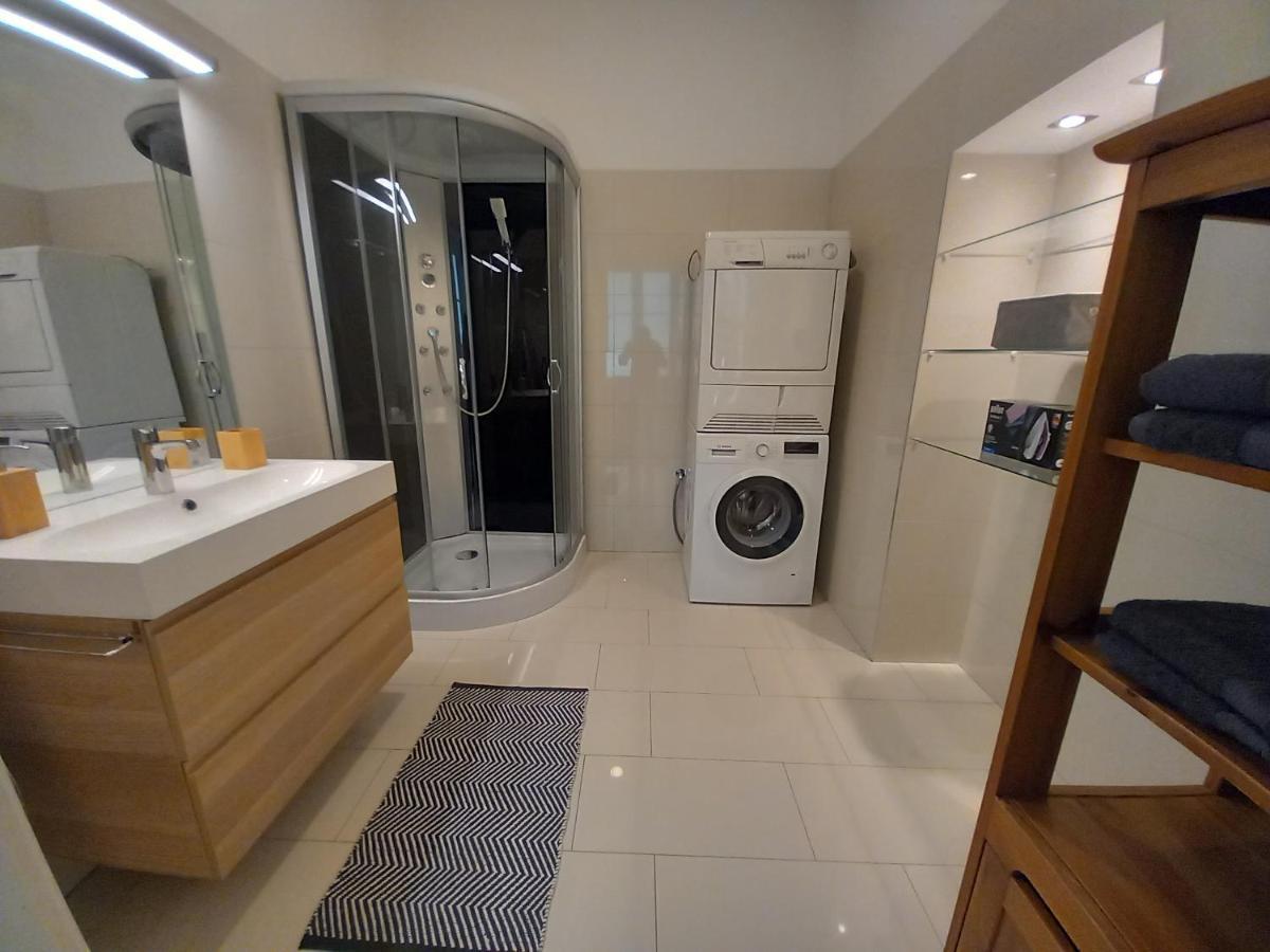 Korvin One Apartman Papa Exterior photo
